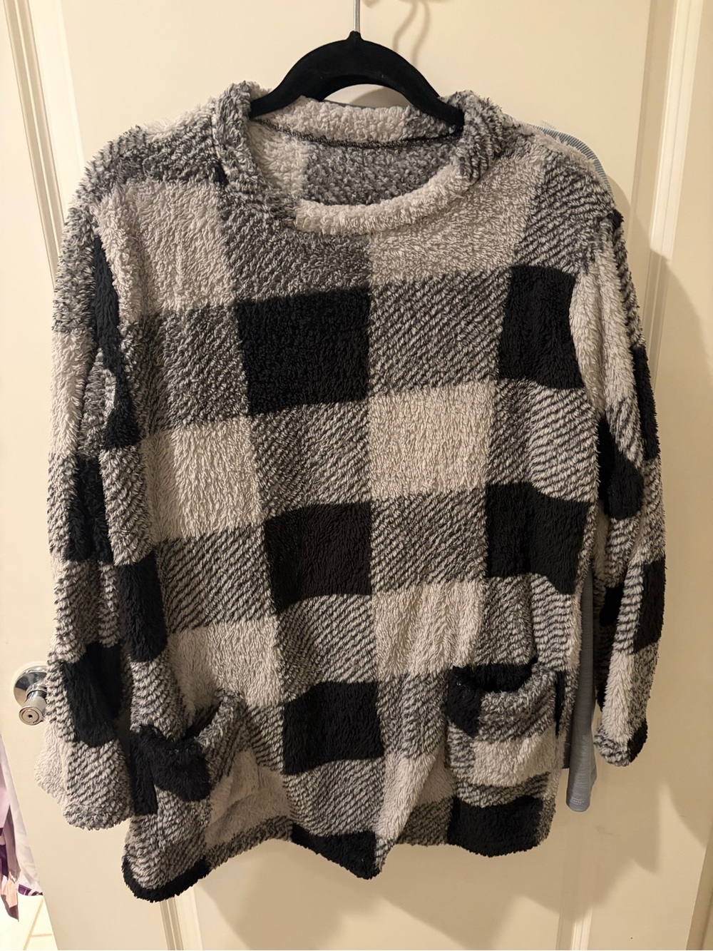 Cozy Oversized Black & Cream Plaid Sherpa Sweater